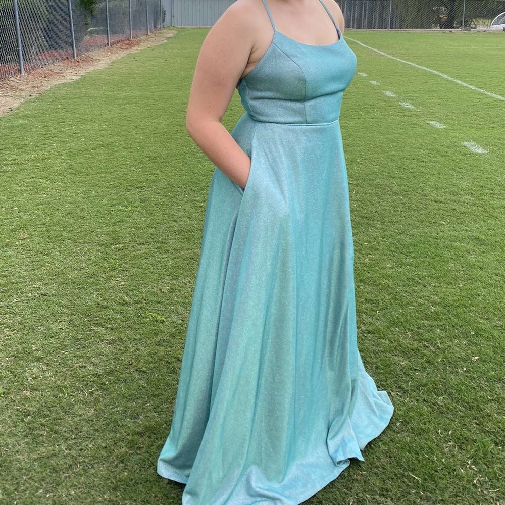 Prom or homecoming dress with pockets